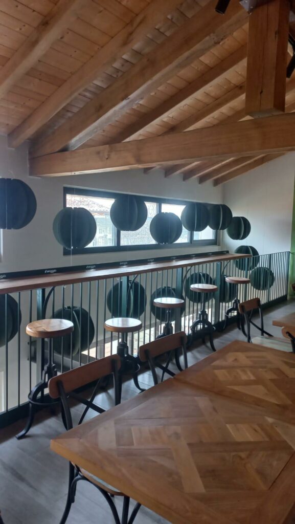 Ambiente trattato con pannelli fonoassorbenti Armonic Vision