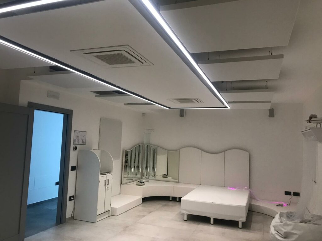 Ambiente trattato con pannelli fonoassorbenti Armonic Vision