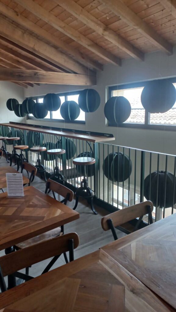 Ambiente trattato con pannelli fonoassorbenti Armonic Vision