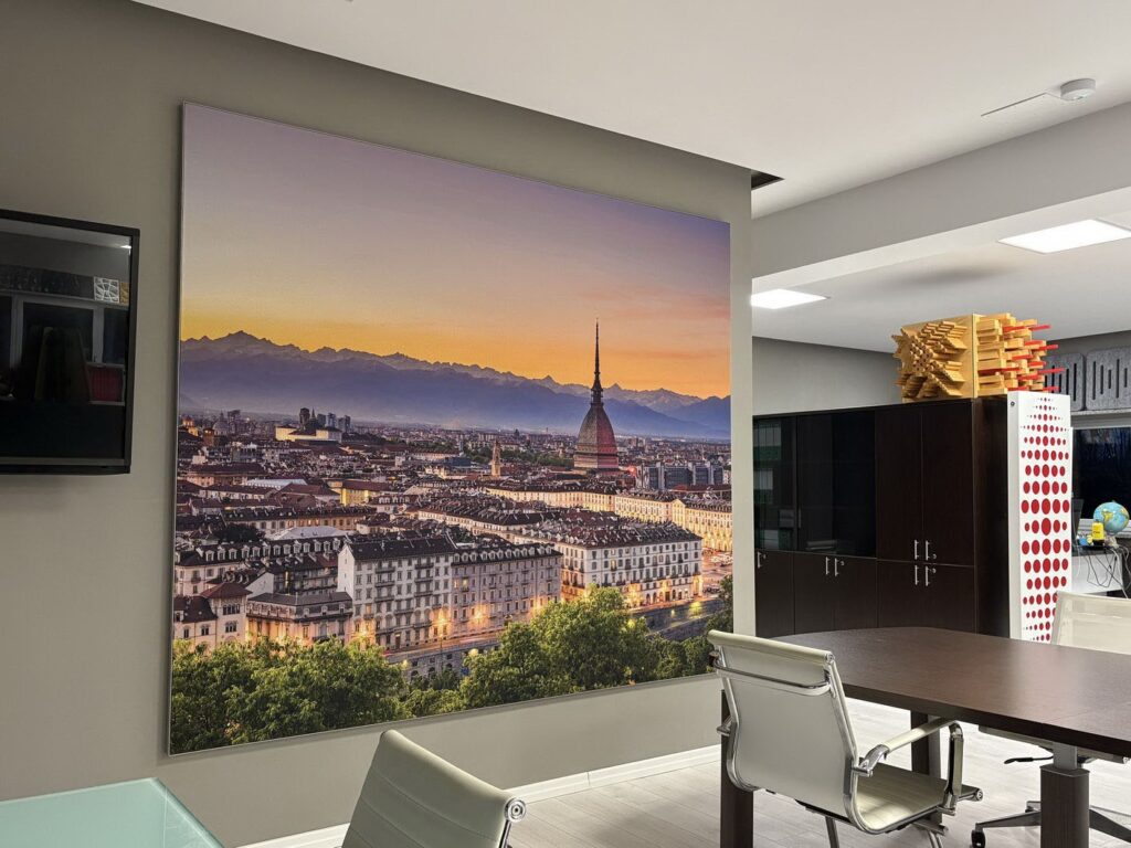 Ambiente trattato con pannelli fonoassorbenti Armonic Vision