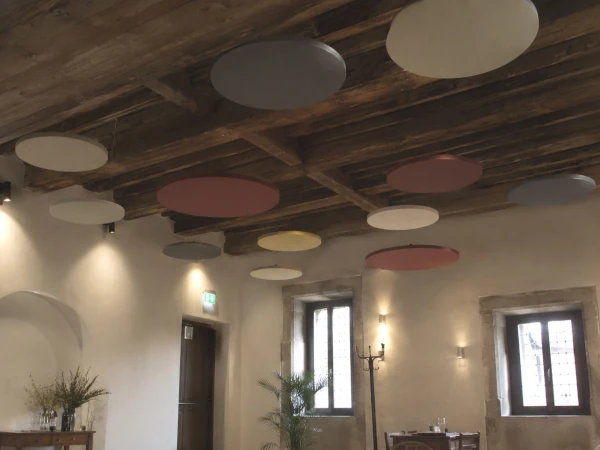 Installazione a soffitto pannelli AV-ROUND